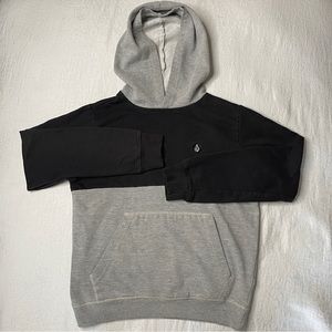 Volcom Kids Contrast PO FLC Black Gray Colorblock Pullover Hoodie Size M